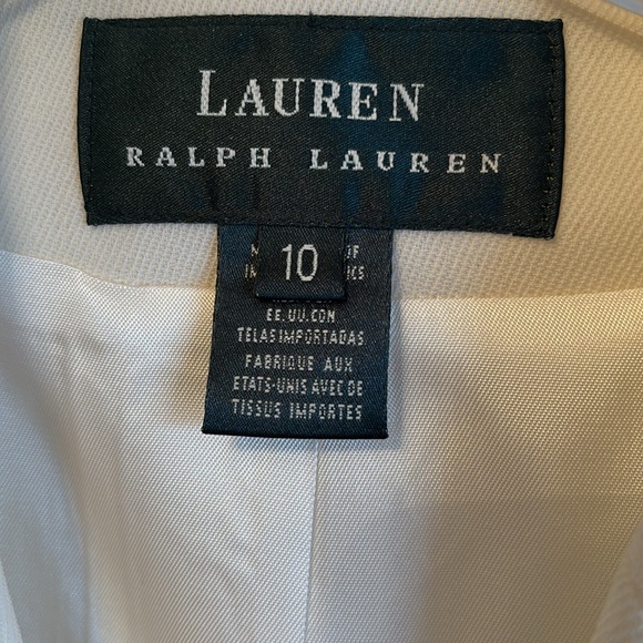 Beautiful Lauren blazer. - Picture 3 of 6